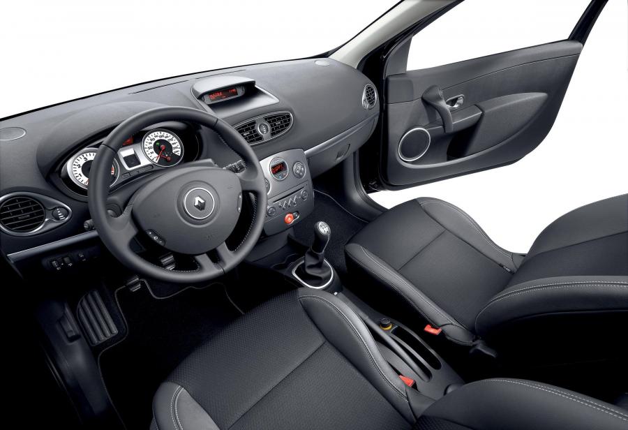  Renault Clio 2006 года  (фото 35 из 97)